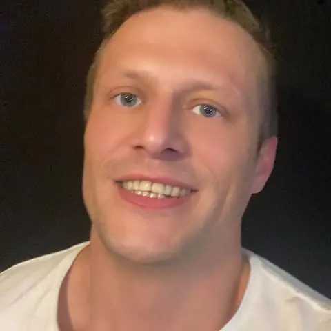 André Z.